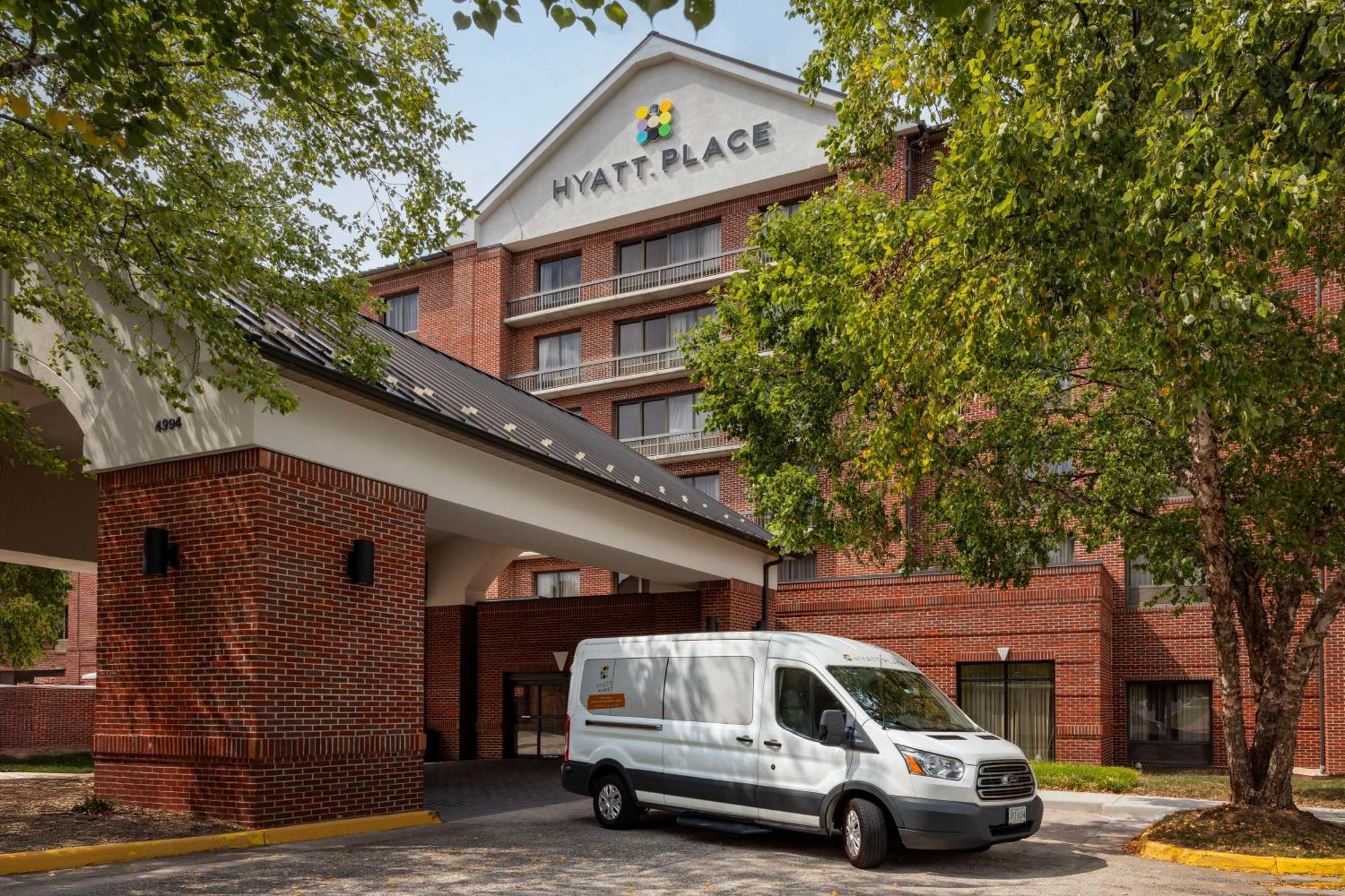 Hyatt Place Sterling Dulles Airport North Exterior photo